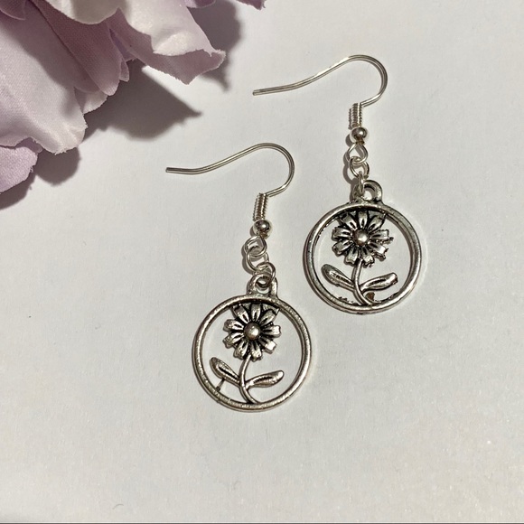 Flower Circle Fashion Earrings - Picture 4 of 7